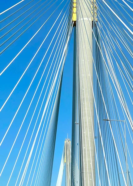 Vertical Hong Kong Highway Bridge Building Clean Blue Sky Daytime — Stock Photo, Image