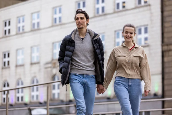 Wide View Shot Young Couple Walking Side Side Together Holding — Stock Photo, Image