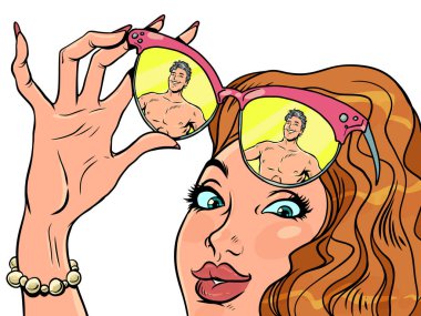 Plajda tatil. Manikürlü bir kadın eli güneş gözlüğü tutuyor ve yüzü bir erkeğe bakıyor. Gözlüklerdeki yansıma. Çizgi roman pop sanatı retro vektör çizimi. Beyaz bir el çizimi.