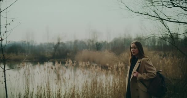 Portret Van Een Verdrietig Depressief Meisje Onrecht Aangedaan Door Het — Stockvideo