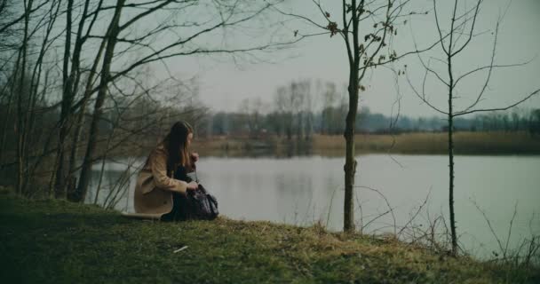 Ritratto Una Ragazza Triste Depressa Offesa Dal Destino Triste Contemplativa — Video Stock