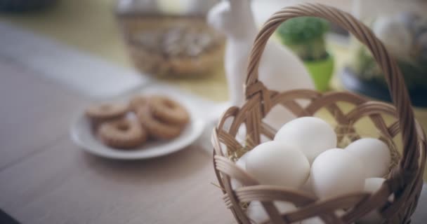 Traditionelle Ostereier Tabelle Osterfeiertage Ist Ein Festliches Osterfest Geschmückte Eier — Stockvideo