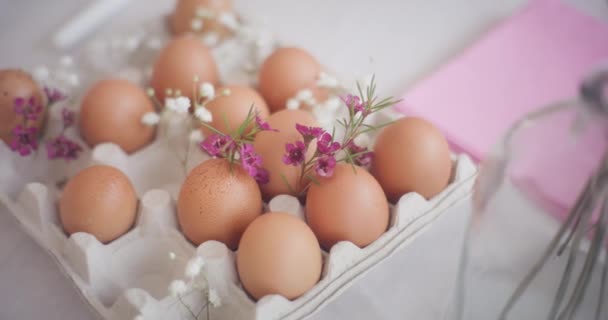 Traditionelle Ostereier Tabelle Osterfeiertage Ist Ein Festliches Osterfest Geschmückte Eier — Stockvideo