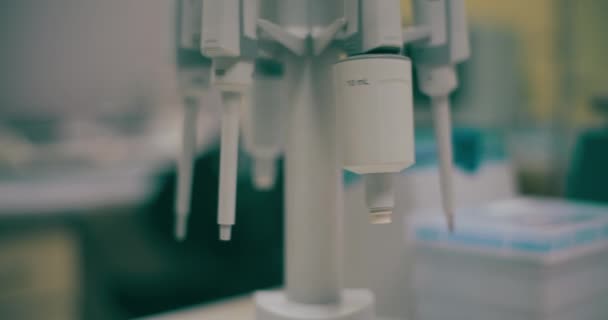 Nahaufnahme Der Krebsforschung Mit Medizinischer Laborausrüstung — Stockvideo