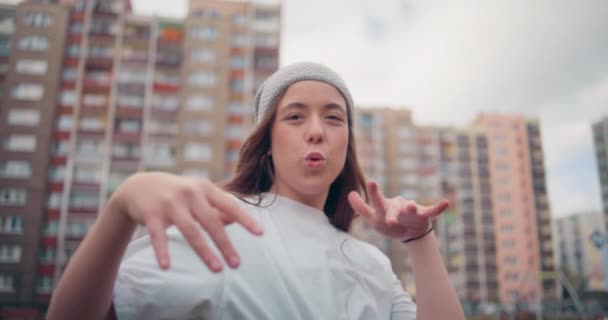 Портрет Танцовщицы Хип Хопа — стоковое видео