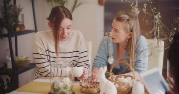 Delightful Easter Holiday Breakfast Sisters Engage Heartfelt Discussions Adorned Radiant — Stock Video
