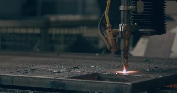 Close Cnc Machine Cutting Metal Metalwork Industry — Stock Video