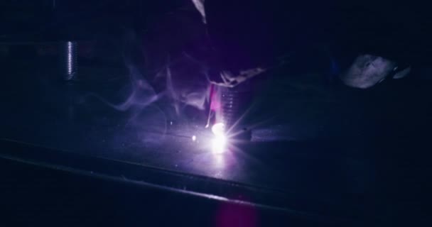 Metal Endüstrisinde Şçi Çeliğinin Kapanışı Metal Çalışmaları Kıvılcımları — Stok video