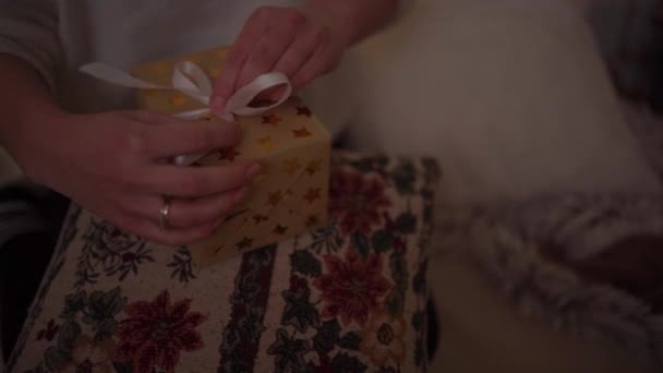 Fényes Örömteli Karácsonyi Dekorációk Készen Áll Hogy Ünnepi Hangulatot Otthonába — Stock videók