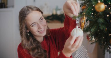 Güzel Kadın Portresi Noel Xmas Zamanı Pozisyonu