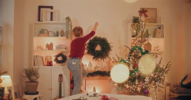 Woman Doing Several Christmas Preprations Home December Christmas Holidays — Stock Video