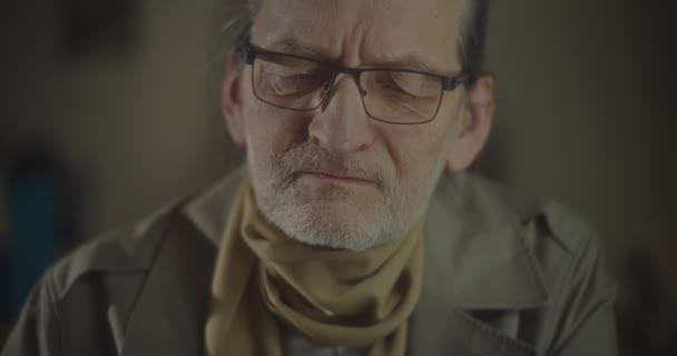 Πορτρέτο Του Διαβαθμισμένου Πράκτορα Ακούγοντας Μυστικές Ηχογραφήσεις — Αρχείο Βίντεο