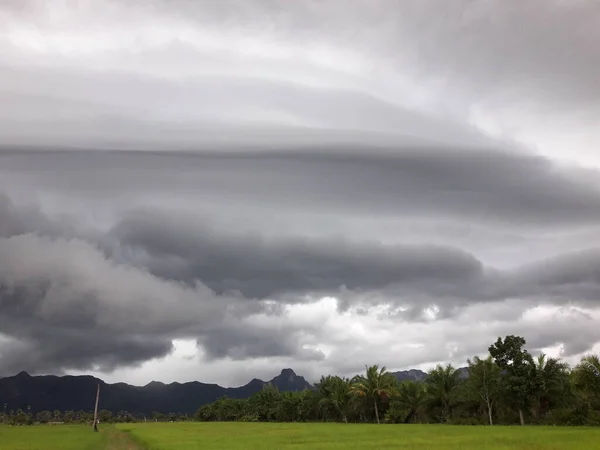 Gray Cumulonimbus Cloud Formations Sky Mountain Nimbus Moving Rice Field — Photo