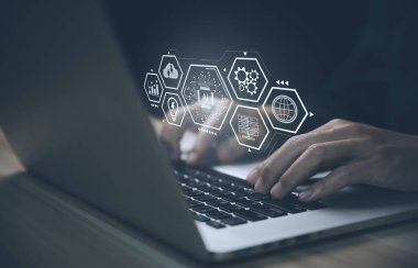 Dijital dönüşüm yönetimi büyük veri bulutu yönetim veri iletişimi ve iş süreci stratejileri müşteri hizmeti bulut hesaplama İnternet