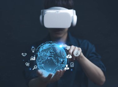İş adamları küresel ikon el sıkışıyor büyük veri vr metaverse teknoloji ve çevrimiçi internet bağlantısı başarılı küresel finans pazarlama ve bankacılık iş kavramı
