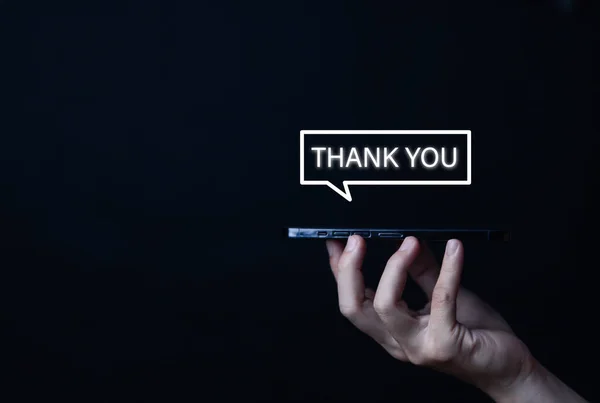 Üzletember Kézfogás Okostelefon Mutatja Köszönöm Üzenetet Levélírás Ötlet Gratulálok Köszönöm — Stock Fotó