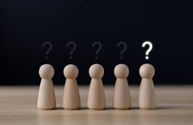 Soru işareti konsepti, şüphe, kafa karışıklığı, sorgulama, iş çözümü gösteren insanları engelle. Boşluğu kopyala