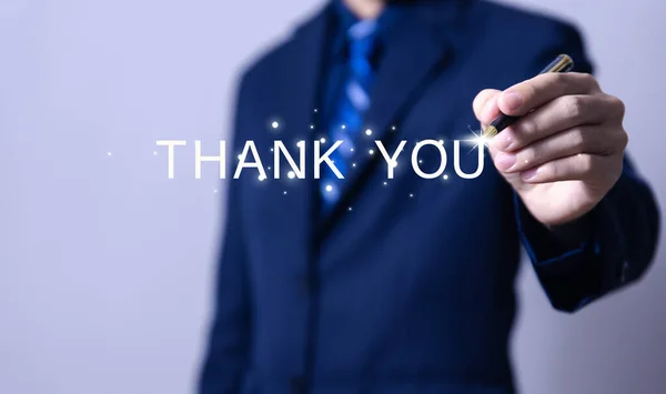 Бизнесмен Трогает Ноутбук Отправляет Слова Благодарности Концепция Письма Поздравления Благодарности — стоковое фото