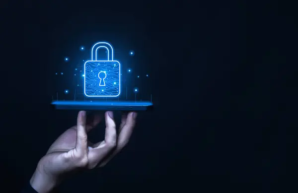 Kilit işareti, siber güvenlik interneti. Konsept saldırıları bir hackerdan, suçtan ve virüslerden korur. Bilgi teknolojisi dijital, güvenli veri. Çevrimiçi bir sistemde parola güvenliği ve gizlilik