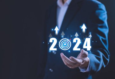 Eylem planı yeni yıl 2024 büyümesini hedefliyor. Bütçe kavramı, başarının finans hedefi, büyüme endüstrisi teknolojisinde yatırım pazarından kar elde etmek, 2024 ekonomik analizi
