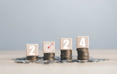 Eylem planı yeni yıl 2024 büyümesini hedefliyor. Bütçe konsepti, Yatırım Ekonomik Analizi, başarının finans hedefi, büyüme sanayii teknolojisi 2024 'te piyasadan kar elde etmek