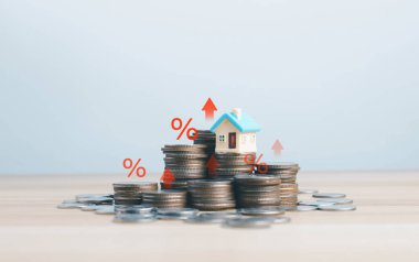 Faiz oranları yükseliyor. Bankaların enflasyonu artıyor. Faiz bankası, borç ekonomisi, vergi ve kredi yüzdesi kavramı.
