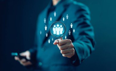 İnsan kaynakları müdürü, İnsan Kaynakları. İnsan toplama süreci kavramı insanları ve işi teknoloji dijital, işe alma, müşteri toplamak için şirket hizmeti, dünya çapında ağ bağlantıları