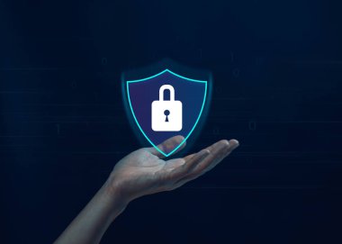 Kilit işareti güvenli veriler, dijital bilgi teknolojisinden, virüsler siber saldırılardan, saldırıları bir hackerdan, suçtan koruyor. Çevrimiçi bir sistemde internet, şifre güvenliği ve mahremiyet kavramı
