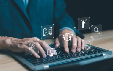 Bilgisayardaki sanal ekranda e-öğrenme simgesi. konsept öğrenme, dijital eğitim, ve kurs eğitimi. webinar teknolojisi, internet sitesindeki kütüphane, ders öğrenme e-kitabı