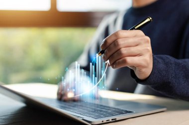 Grafik grafiği, hisse senedi fonu piyasasında ekonomik büyüme, strateji analizi yatırımcıları yatırım yapacak. Çevrimiçi ticaret formülü dijital teknoloji konsepti, hisse senedi alıp satma, döviz alım-satımı