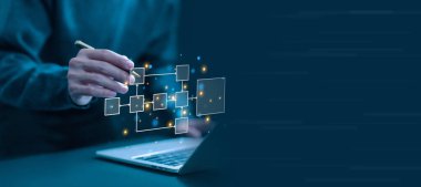 Model iş yapısı dijital, dizayn iş akışı otomasyonu bilgisayar dizüstü bilgisayarında akış çizelgeleri. Diyagram algoritma akışı, hiyerarşi şeması. iş süreci ve veri yönetimi organizasyonu