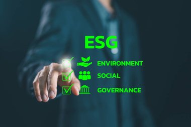 ESG yeşil enerji, sıfır sanayi israfı. Yönetim çevresel sürdürülebilirlik. Küresel koruma kavramı, geri dönüşüm plastiği, teknoloji geliştirme yeniden kullanımı. Çevre Sosyal Yönetimi