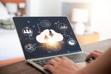 Bulut depolama sunucusu. Bilgisayar veri sistemleri ve dijital teknolojide yedekleme kavramı. Çoklu veri güvenliği ve internet platformu. aktarım ve kurtarma çevrimiçi