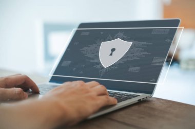 Bilgisayar siber güvenlik için ikon kilit kalkanını gösteriyor. Güvenli gizlilik verileri kavramı, siber suçlar saldırılarını korumak. Bilgi sunucularının ve ağ sistemlerinin güvenliği. İş için parola güvenli