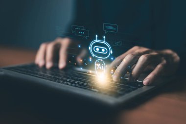 Akıllı robot sohbeti geliştirmek. İletişim sohbet müşterileri, sohbet robotu dijital teknolojisi ve robot yapay zekası için açıktır. Yapay zeka kavramı komut oluşturur ve hızlı bilgi verir