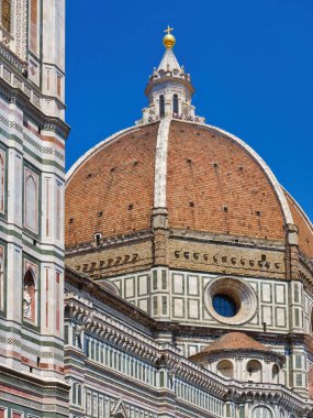 Piazza del Duomo, Floransa Toskana 'nın tarihi merkezinde Katedral Meydanı, Cupola del Brunelleschi ile Floransa Katedrali