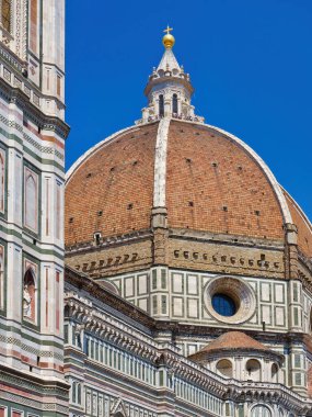 Piazza del Duomo, Floransa Toskana 'nın tarihi merkezinde Katedral Meydanı, Cupola del Brunelleschi ile Floransa Katedrali