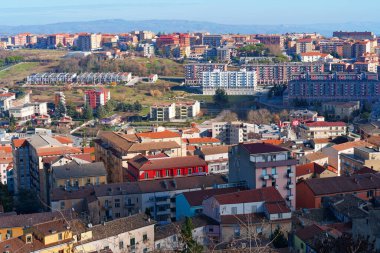 Campobasso şehir binalarının panoramik manzarasını hareketlendirdi