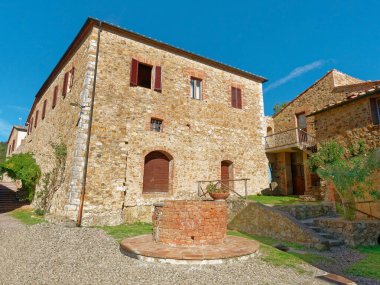 Tuscany İtalya tuğladan yapılmış eski bir ev binası.