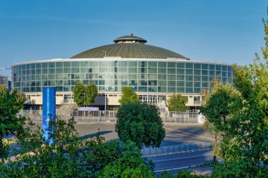 Roma 'daki Palazzo dello Sport (ayrıca PalaSport veya PalaEur olarak da bilinir), EUR bölgesinde bir bina. Yapı spor etkinlikleri, toplantılar ve konserlere ev sahipliği yapıyor..