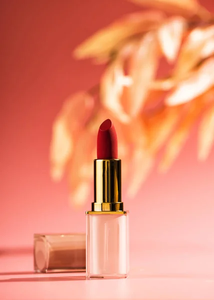 Rouge Lèvres Produit Beauté Sur Fond Rose Ombres Solaires Des — Photo