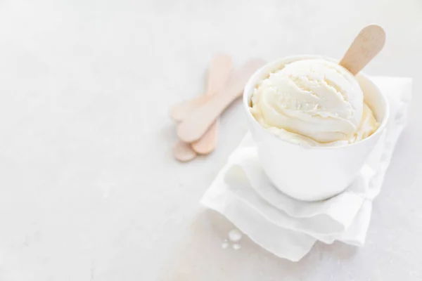 Vanilla Ice Cream White Cup Marble Background High Quality Photo — 스톡 사진