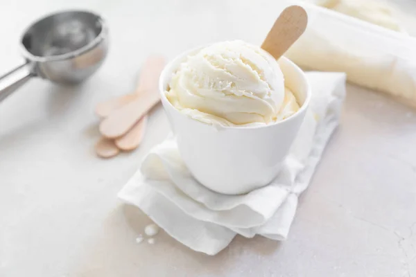 Vanilla Ice Cream White Cup Marble Background High Quality Photo — 스톡 사진