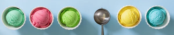 Красочные Шарики Мороженого Ярком Фоне Высокое Качество Фото — стоковое фото