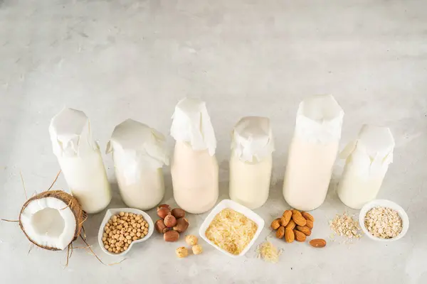 Pflanzliches Milchkonzept Auswahl Alternativer Milch Auf Rustikalem Hintergrund Draufsicht — Stockfoto