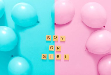 Cinsiyetler parti kavramını gözler önüne seriyor. Ebeveynler ve arkadaşlar parti kavramını gözler önüne seriyor. Ebeveynler ve arkadaşlar bebeklerin cinsiyetini öğreniyor. Yüksek kalite fotoğraf