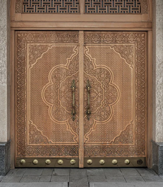 Carved Antique Wooden Doors Patterns Mosaics — Stock Photo, Image
