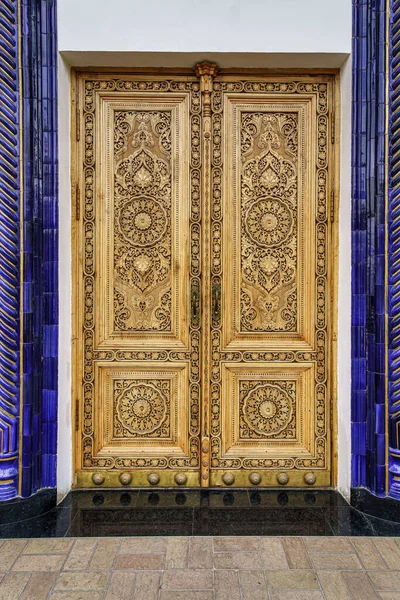 Carved Antique Wooden Doors Patterns Mosaics — Photo