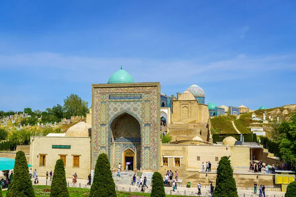 Samarkand Uzbekistan April 2023 Ancient Mausoleum Shakh Zinda Tomb Living — Stock Photo, Image