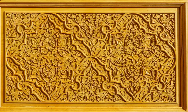 Fragment Rzeźbionych Drewnianych Drzwi Ozdobne Tło — Zdjęcie stockowe